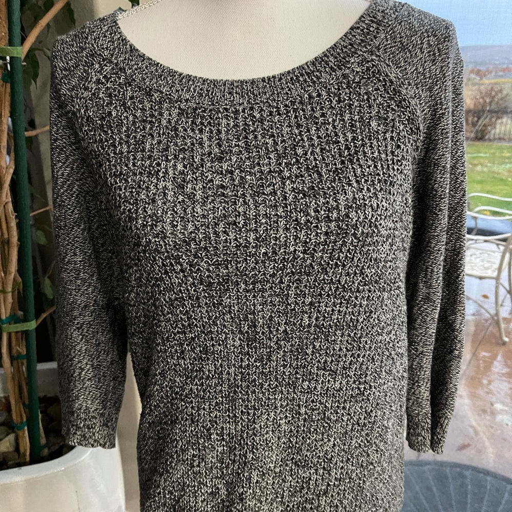 Ann Taylor 3/4 sleeve scoop neck sweater